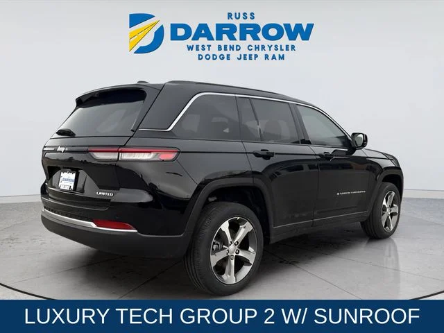 New 2026 Diamond Black Crystal Pearlcoat Jeep Limited image 5