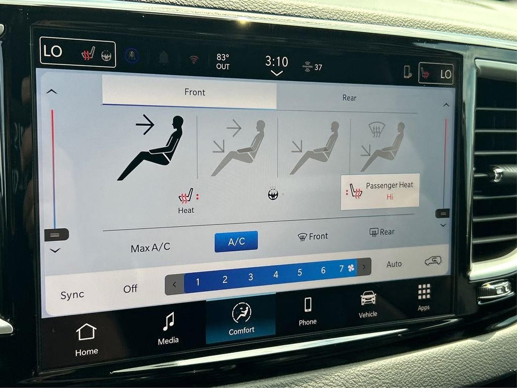 2025 Chrysler Voyager LX - Photo 39