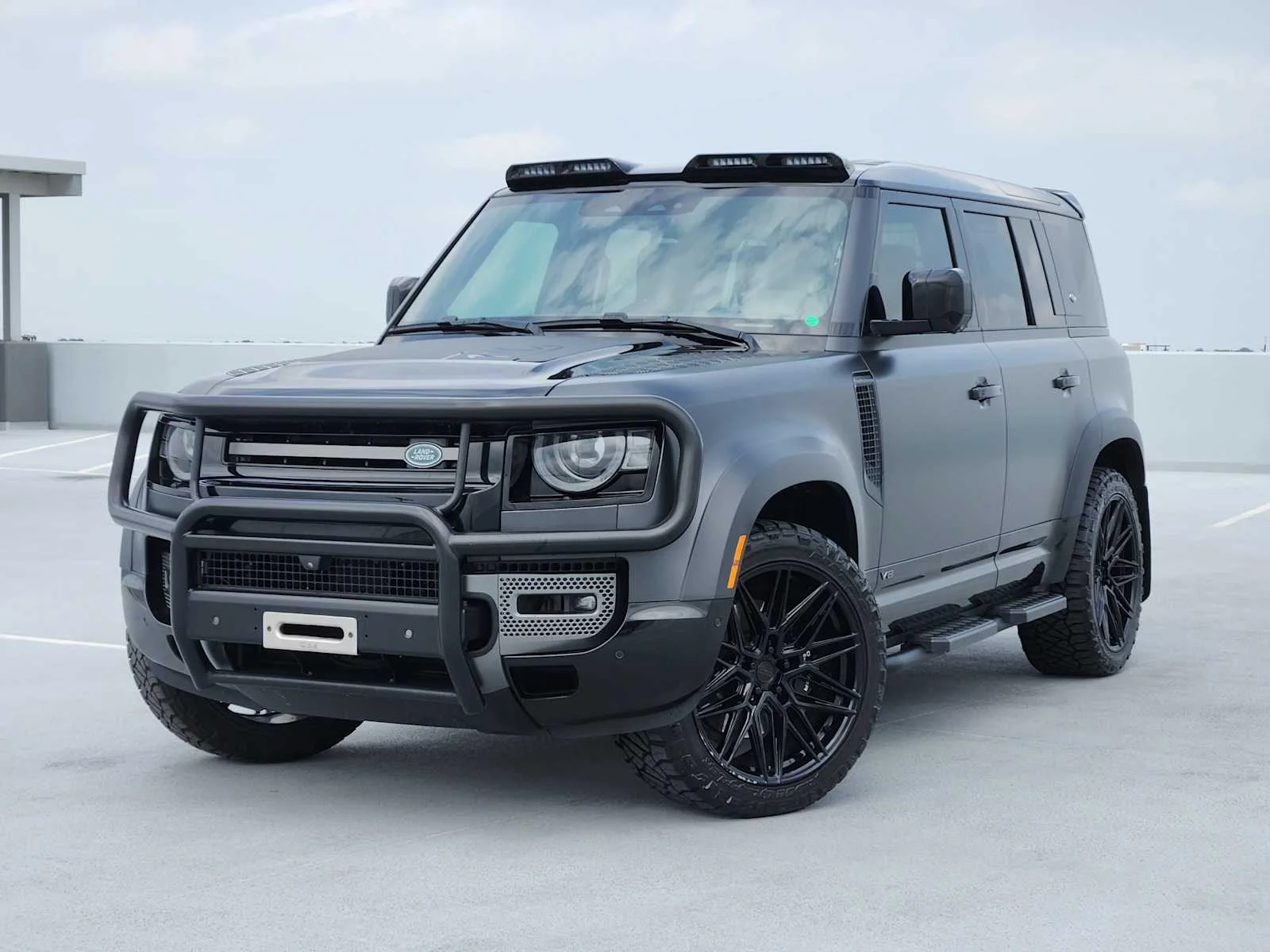 2023 Land Rover Defender Carpathian Edition's photo