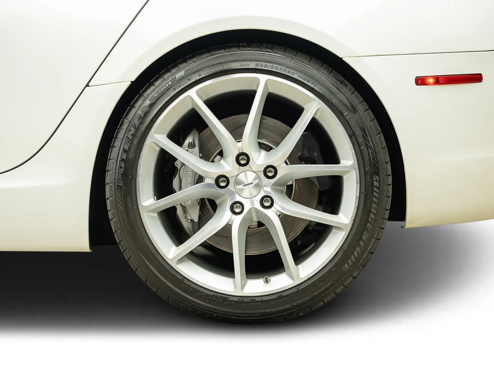 Used 2015 White Aston Martin Base image 27