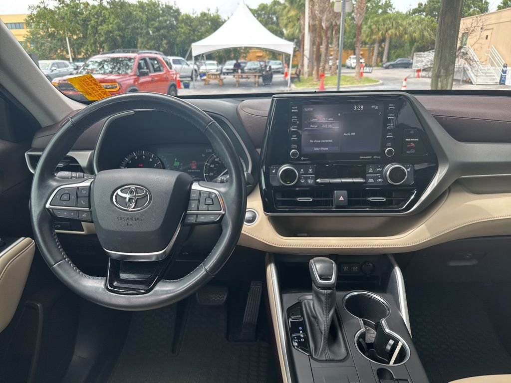 Used 2020 Gray Toyota XLE image 23