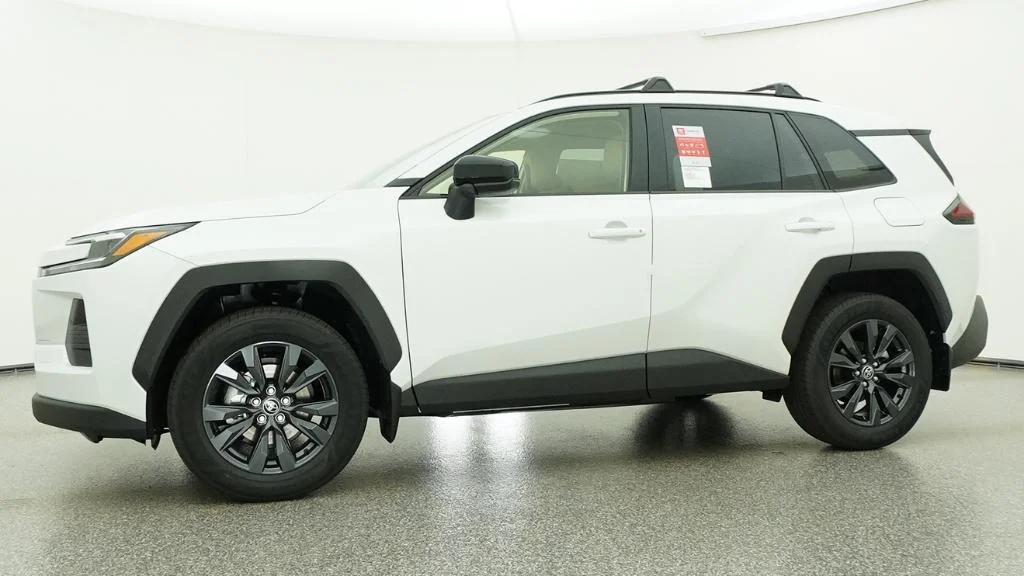 New 2026 Wind Chill Pearl Toyota XLE Premium image 16