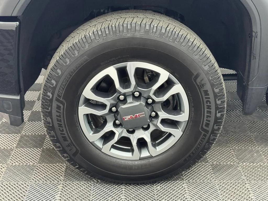 Used 2022 Onyx Black GMC AT4 image 13