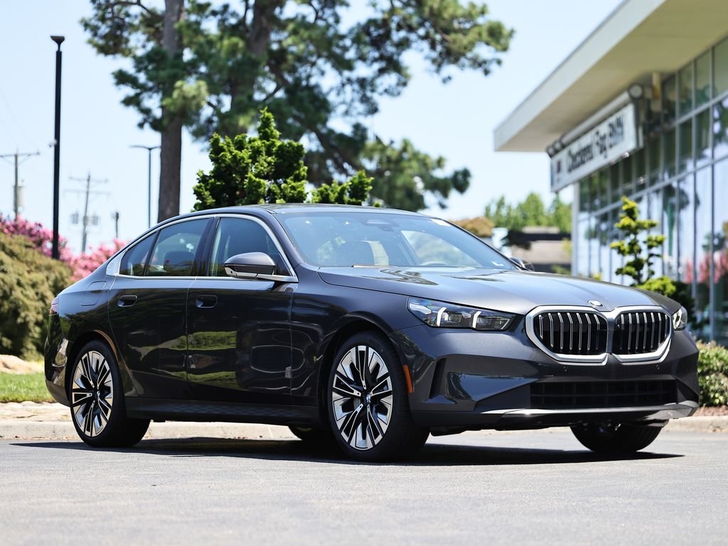 New 2027 Dark Graphite Metallic BMW 530i image 1