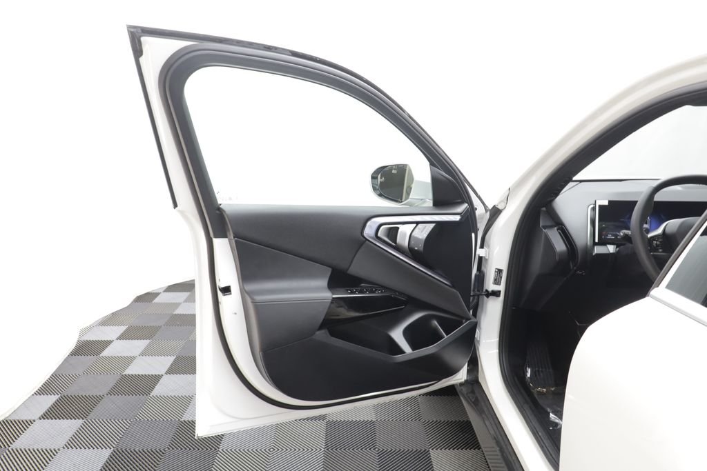 Certified Used 2026 Alpine White BMW 30 xDrive image 5