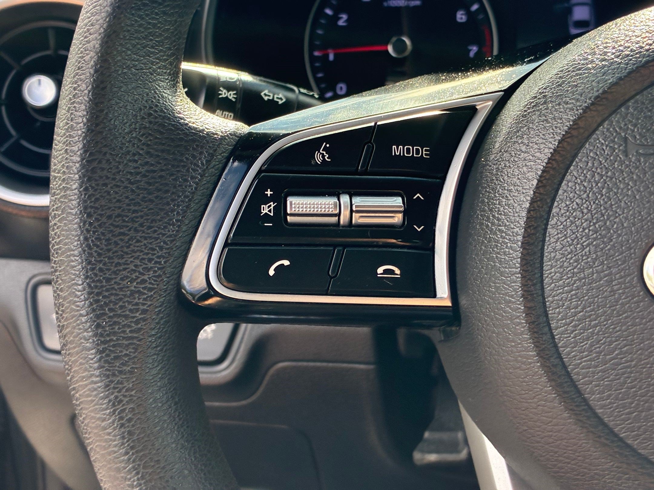 Used 2019 Aurora Black Kia LXS image 17
