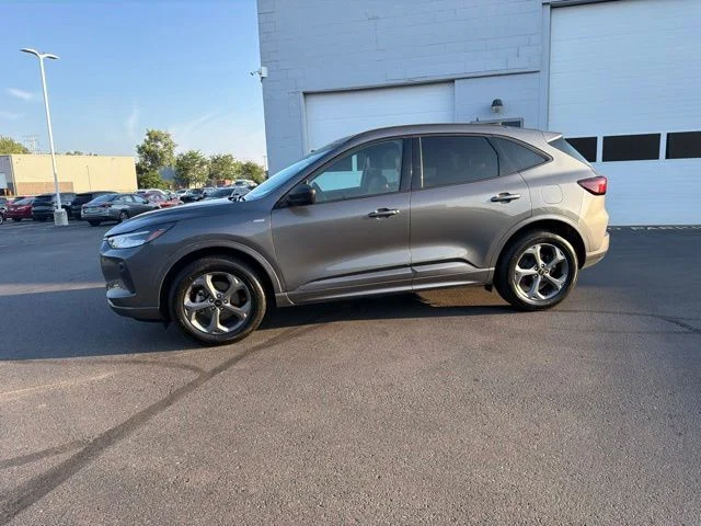 Used 2024 Gray Ford ST-Line image 19