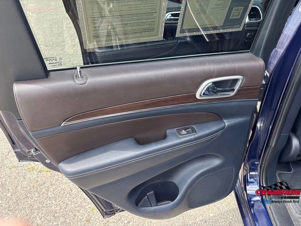 Used 2015 Blue Jeep Overland image 22