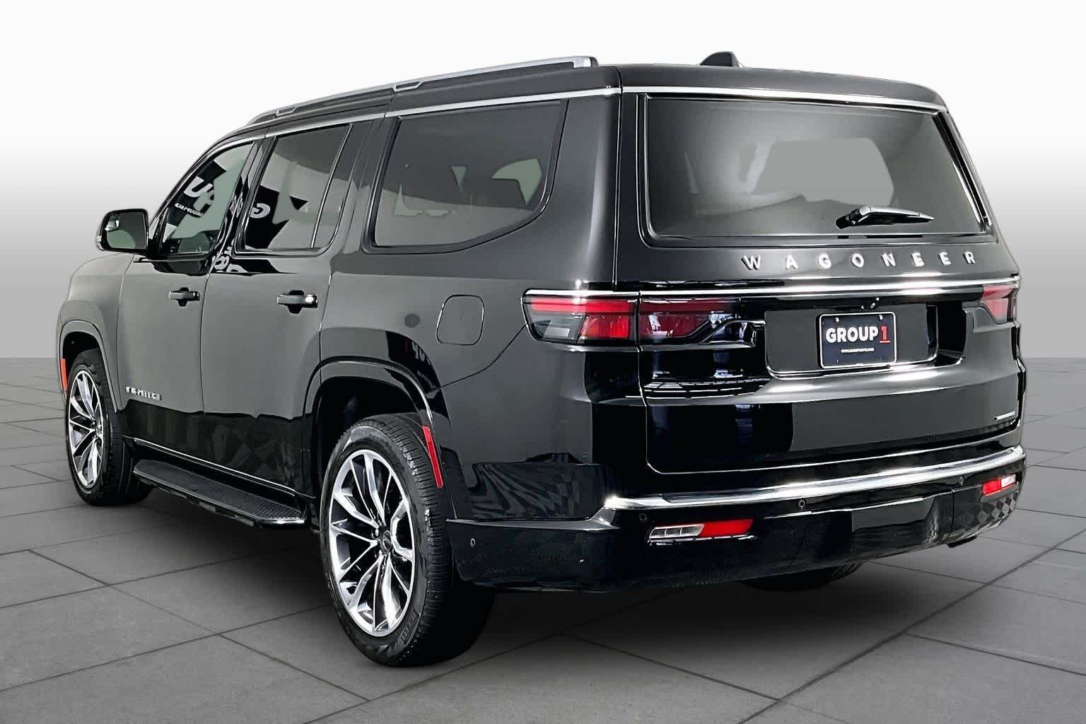 Certified Used 2024 Diamond Black Crystal Pearlcoat Jeep Series II image 11