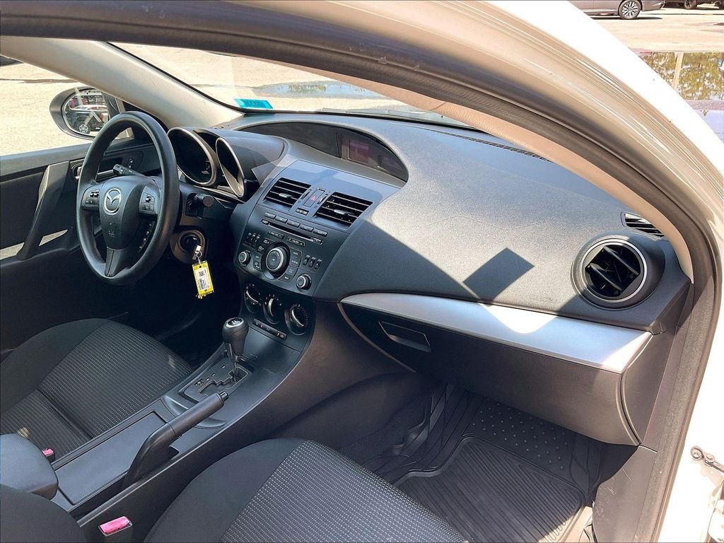 Used 2013 White Mazda i Sport image 14
