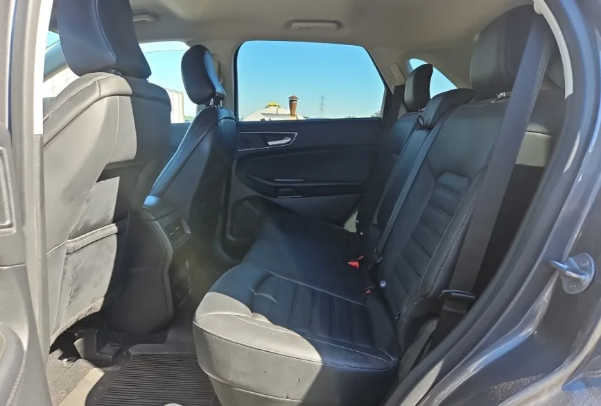 Used 2022 Gray Ford SEL image 6