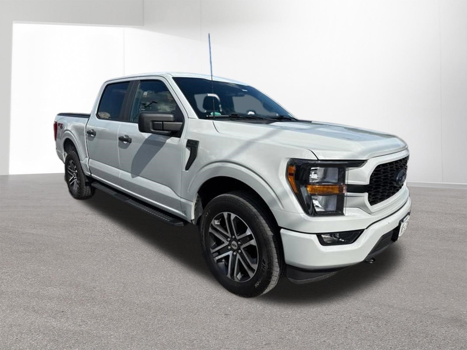 Used 2023 Avalanche Ford XL image 2