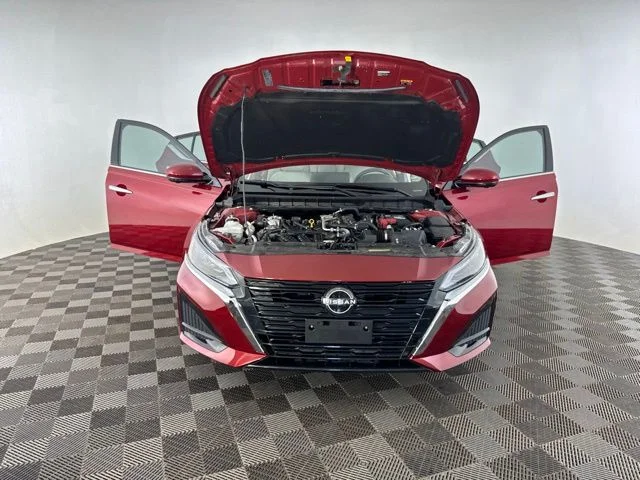 Used 2023 Red Nissan 2.5 SL image 9