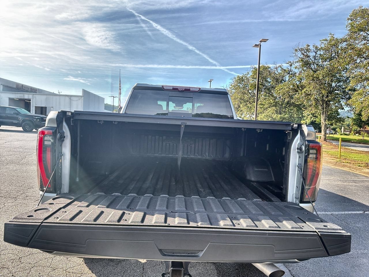Used 2024 Sterling Metallic GMC AT4 image 21