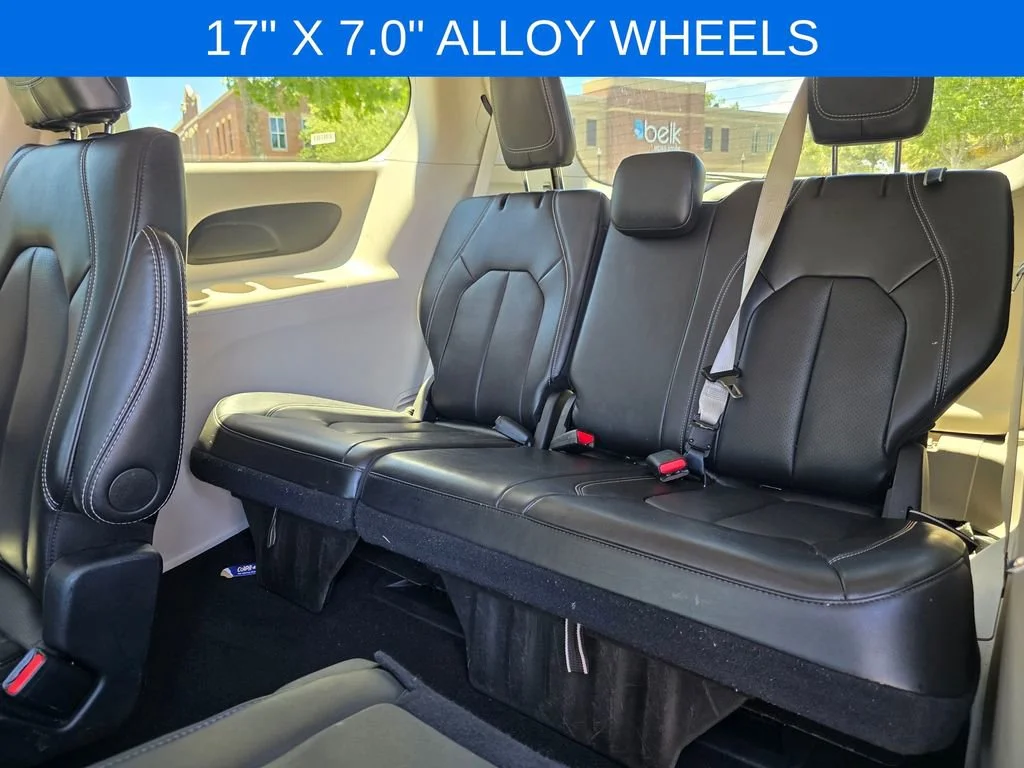 Used 2024  Chrysler Touring L image 30