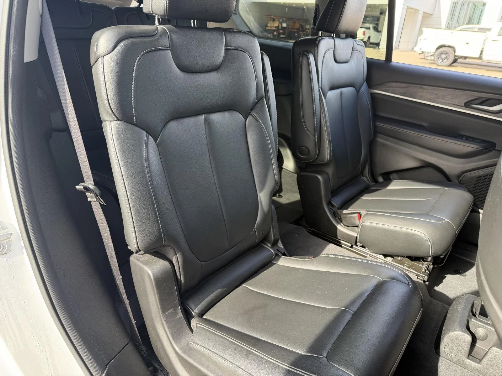 Used 2023 Bright White Clearcoat Jeep Limited image 20