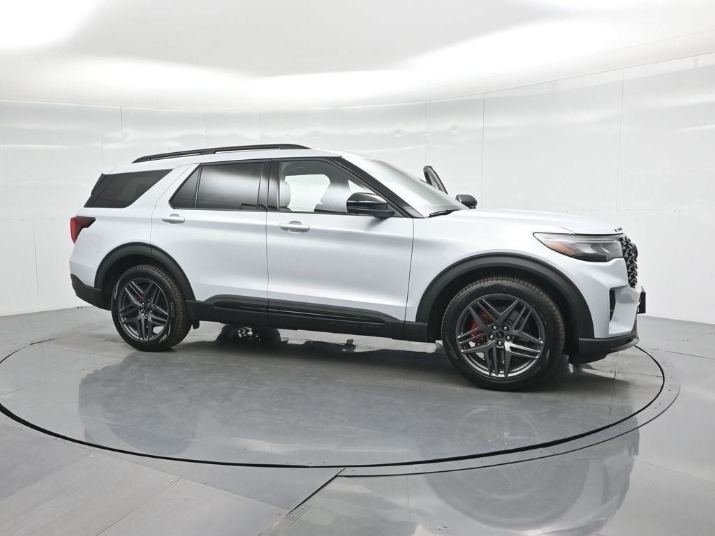 New 2026 Space White Metallic Ford ST image 31