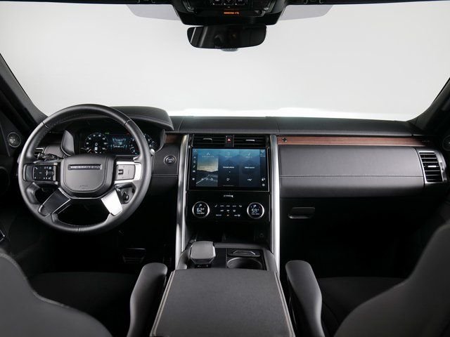 Certified Used 2025 Fuji White Land Rover Dynamic SE image 4