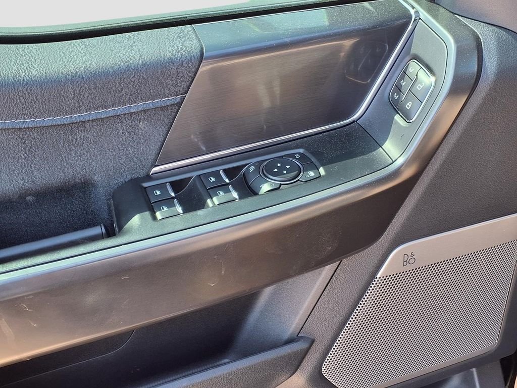 Used 2025 Black Metallic Ford Lariat image 21