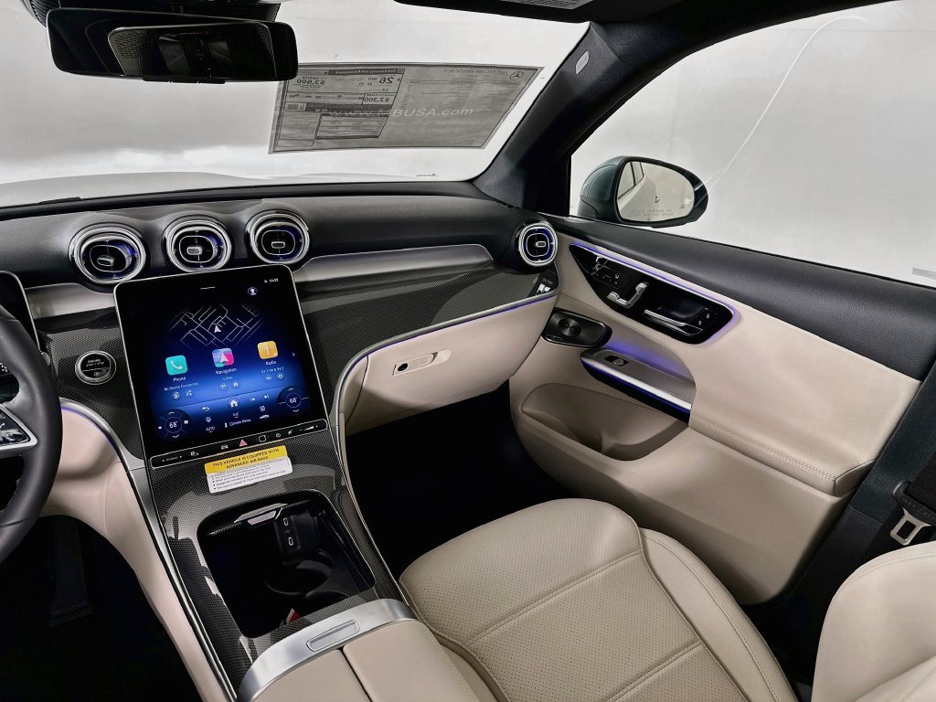 New 2027 Silver Mercedes-Benz GLC 300 image 25