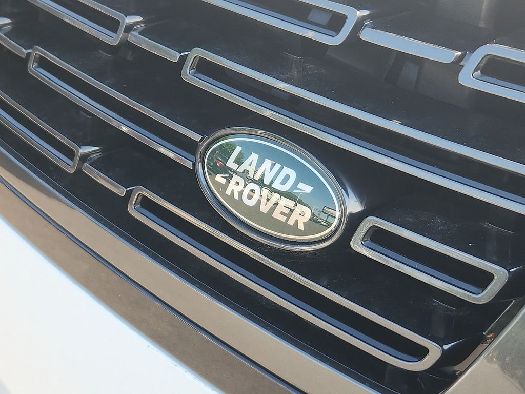 New 2026 Fuji White Land Rover SE image 11