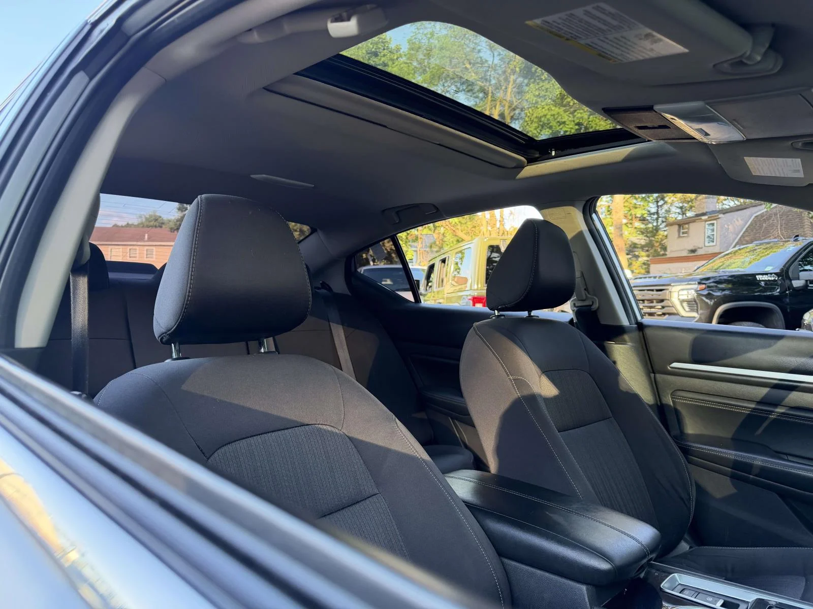 Used 2020 Silver Nissan 2.5 SV image 8