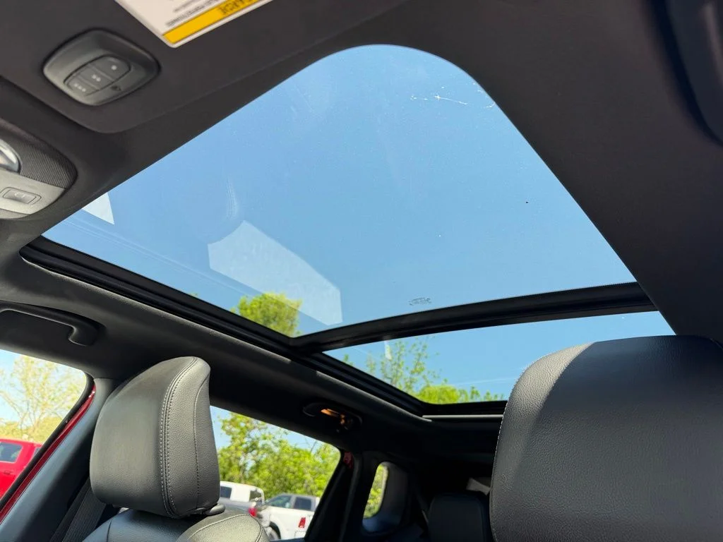 Used 2023 Red Jeep Limited image 13