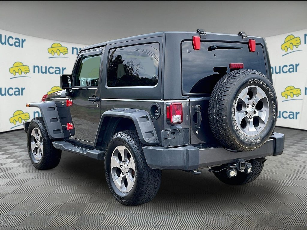 Used 2017 Granite Crystal Metallic Clearcoat Jeep Sahara image 4