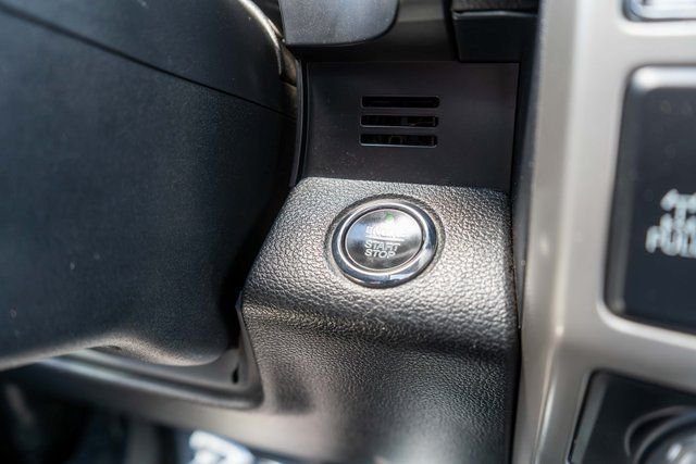 Used 2020 White Ford Lariat image 24