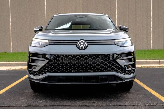 New 2026 Gray Volkswagen SE R-Line Black image 2