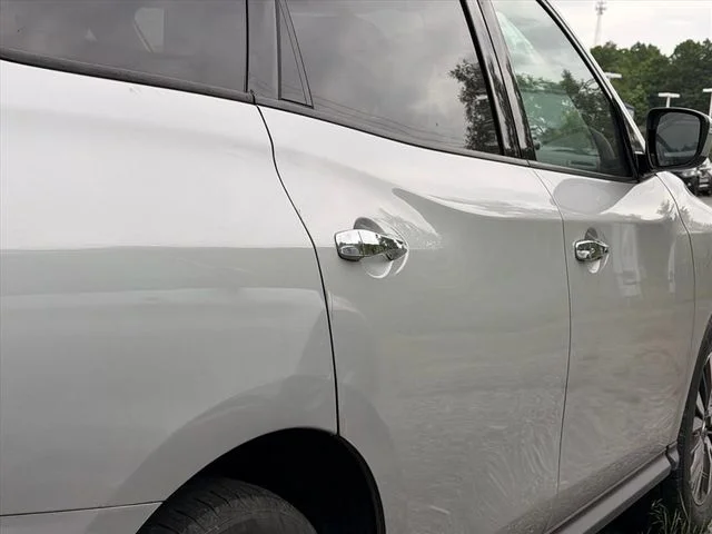 Used 2019 Silver Nissan SV image 17