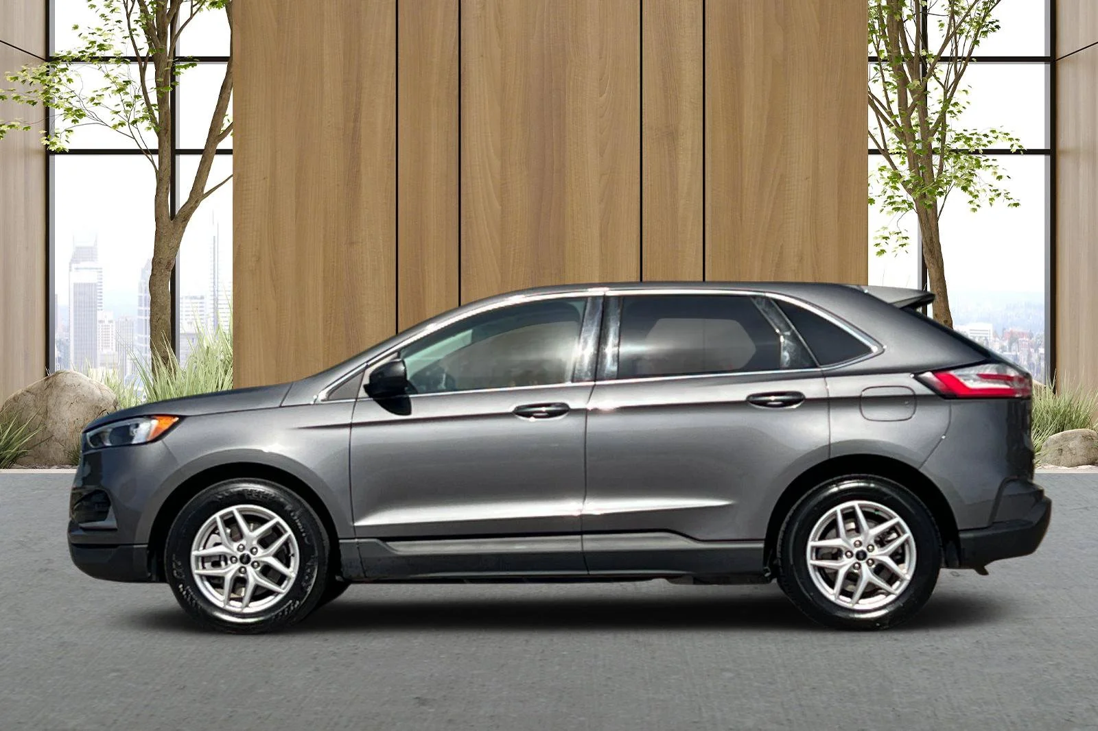 Used 2024 Gray Ford SEL image 7