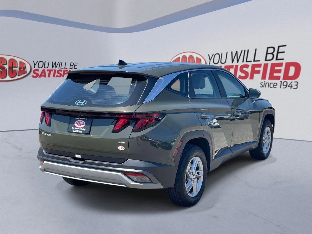 Certified Used 2025 Green Hyundai SE image 6