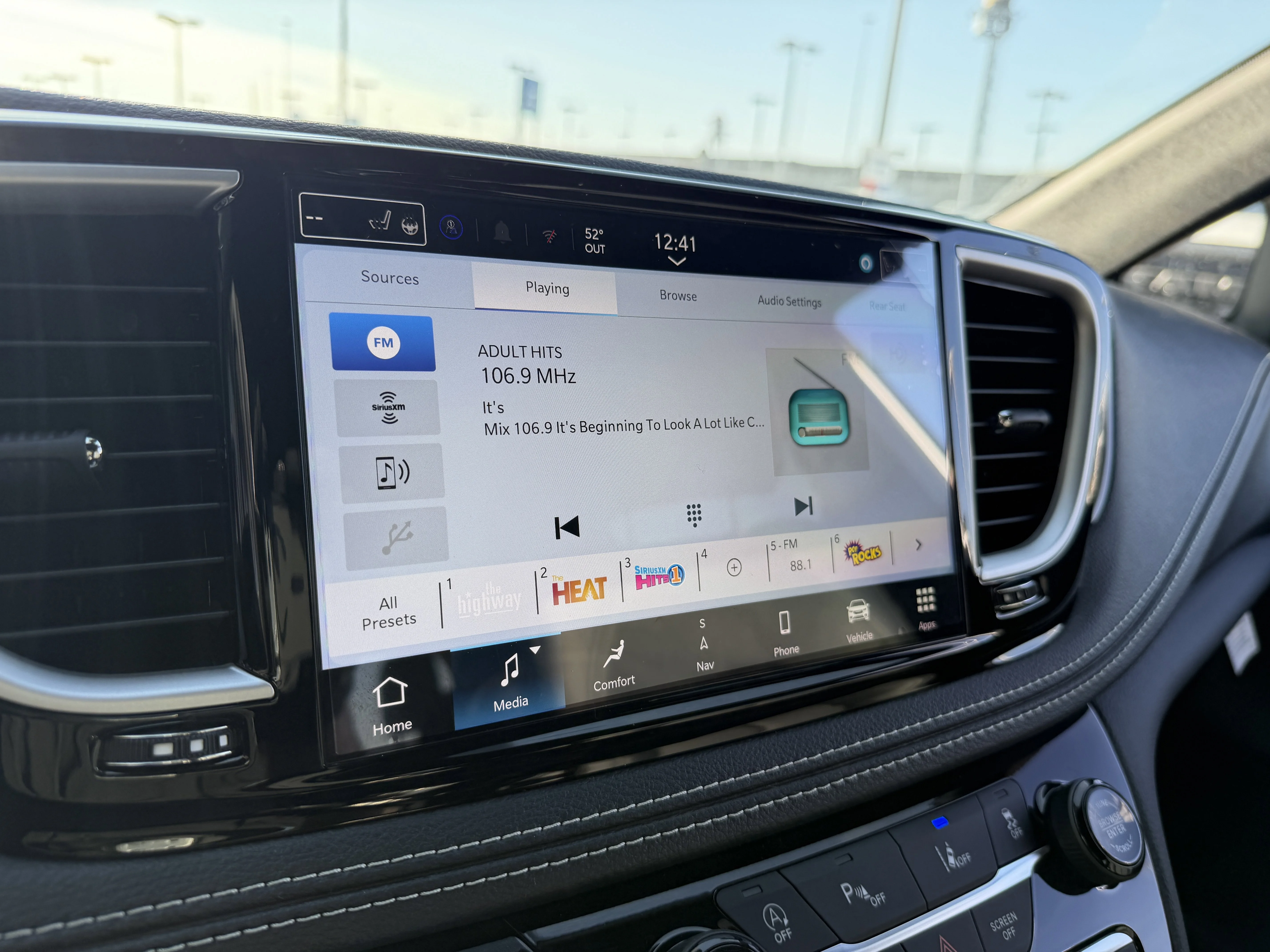 2026 Chrysler Pacifica Select - Photo 42