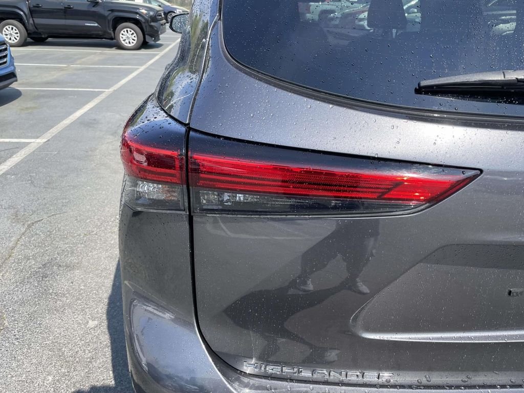 2023 Toyota Highlander XLE - Photo 19