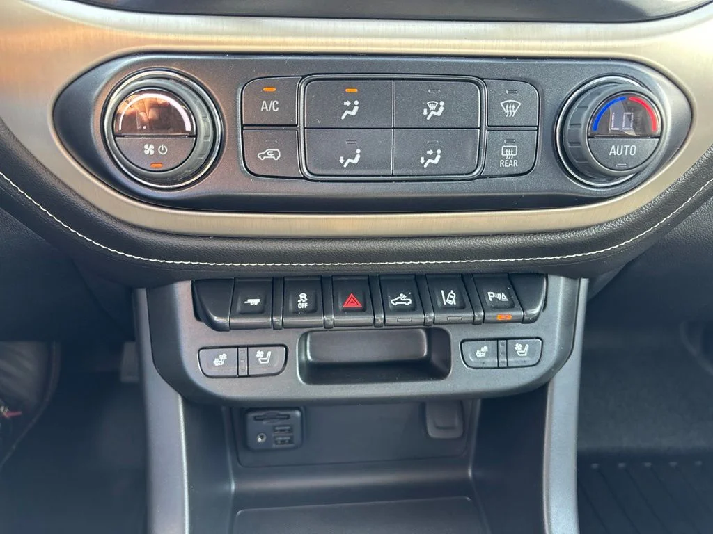Used 2020 Blue GMC Denali image 27
