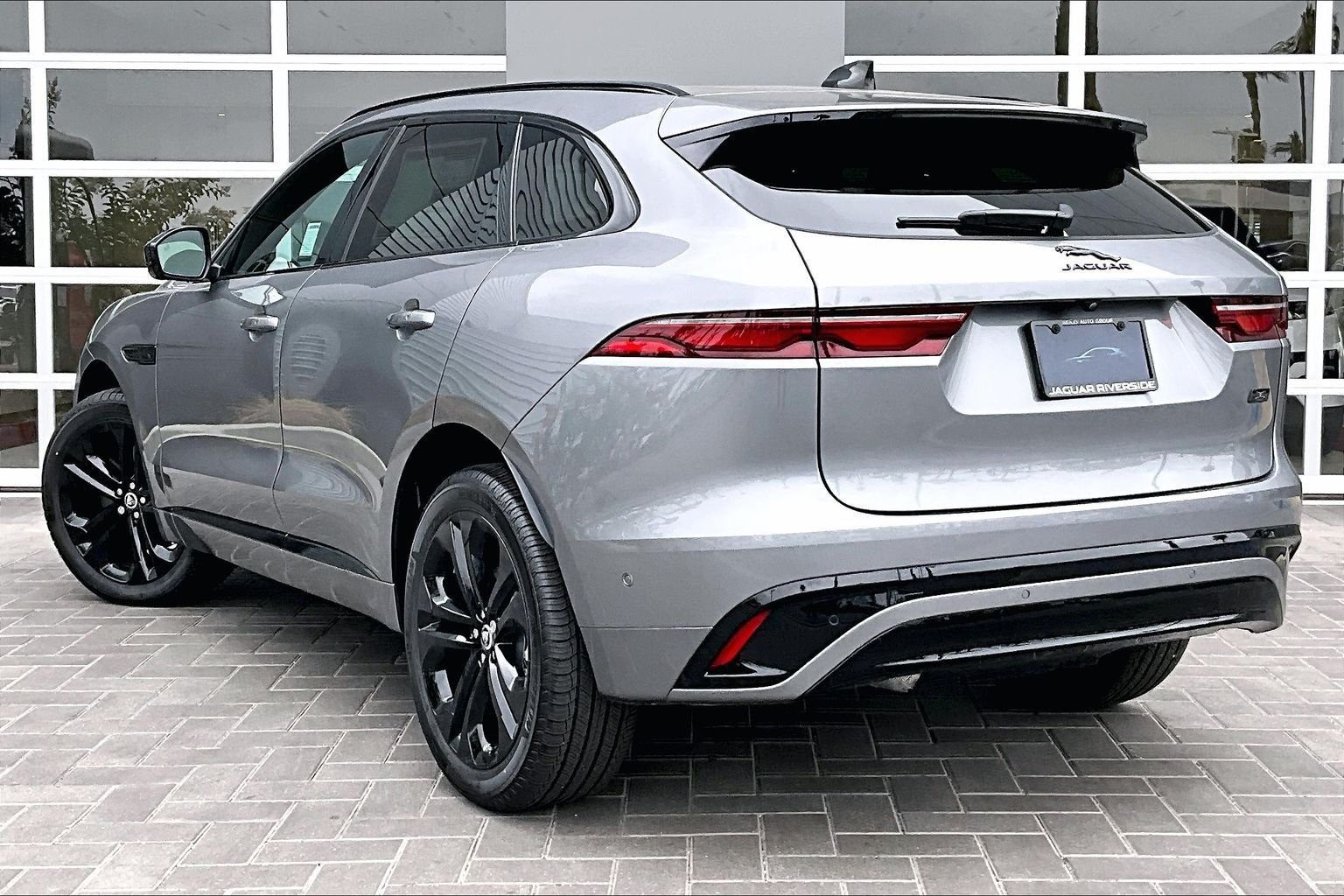 New 2026 Eiger Grey Jaguar P250 R-Dynamic S image 3