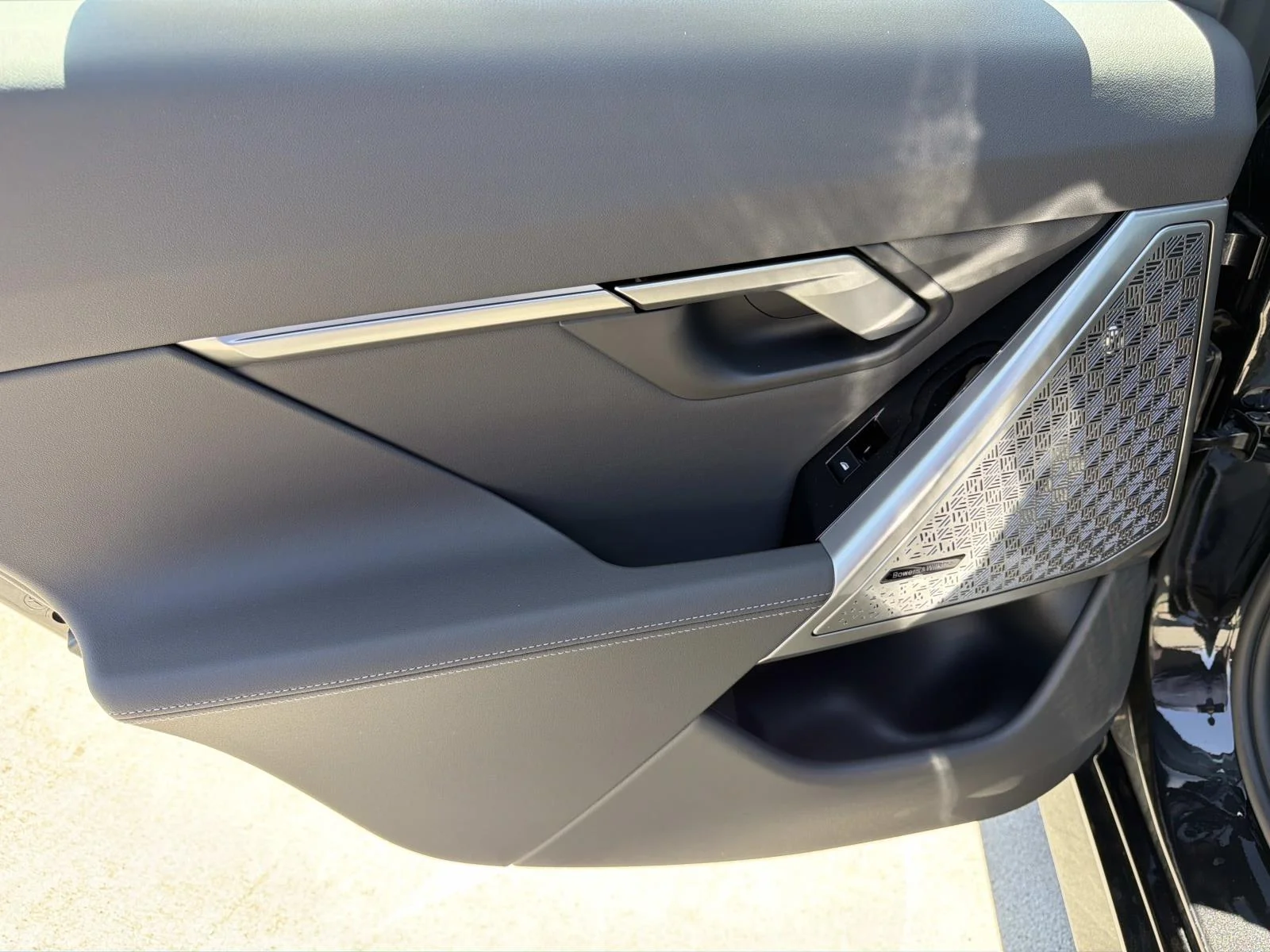 New 2026 Black Sapphire Metallic BMW M60 image 8