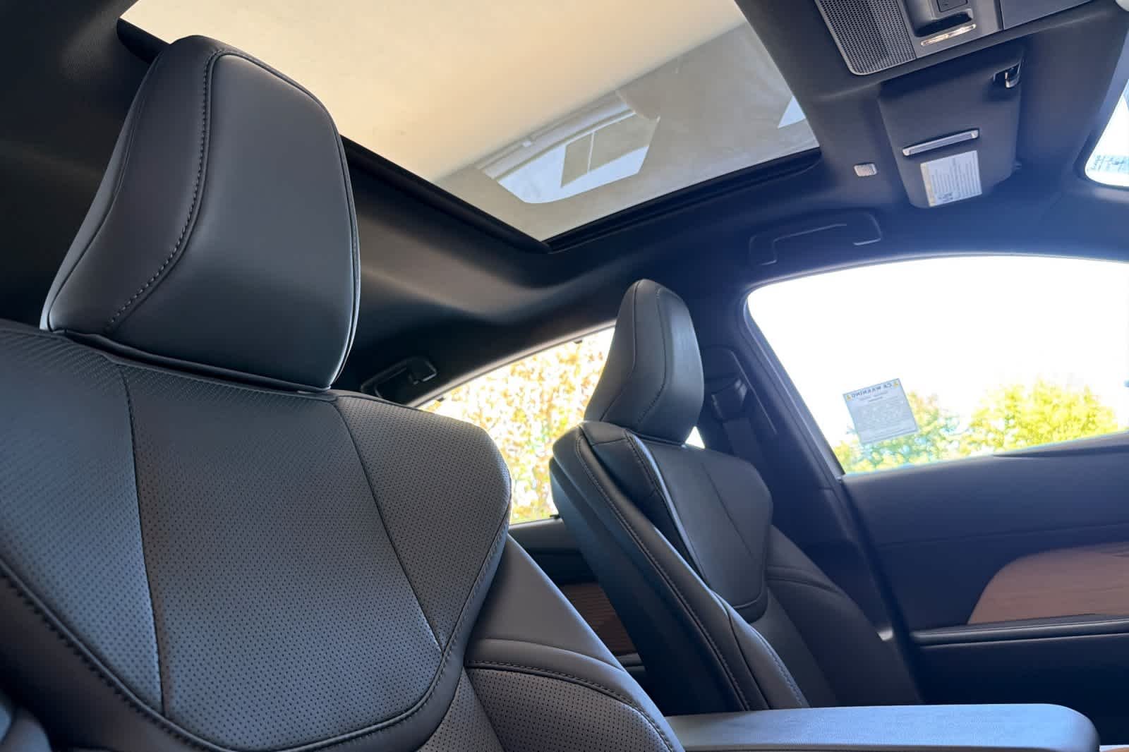 2026 Lexus ES BEV 350e Luxury - Photo 17