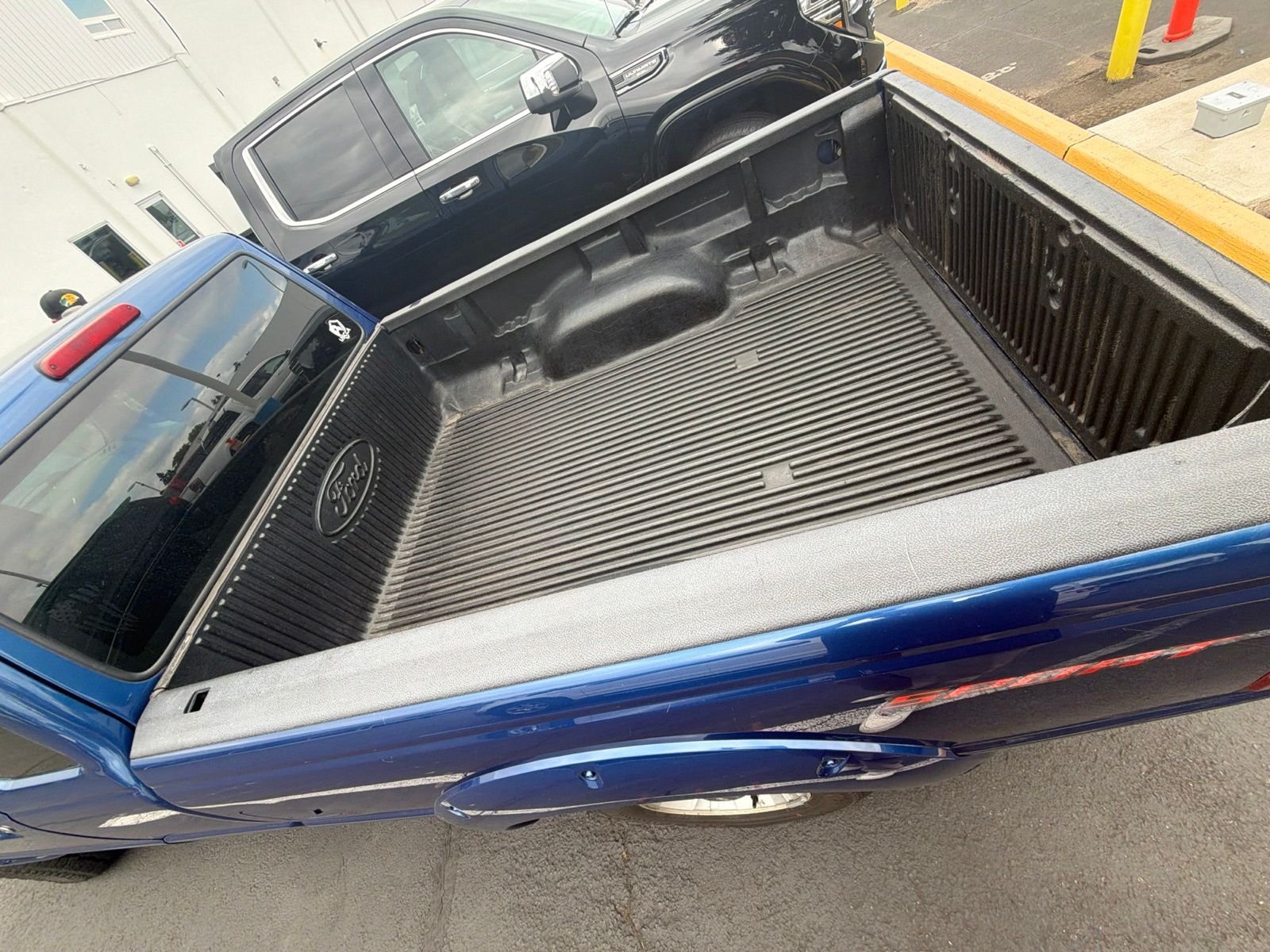 Used 2011 Vista Blue Metallic Ford XLT image 4