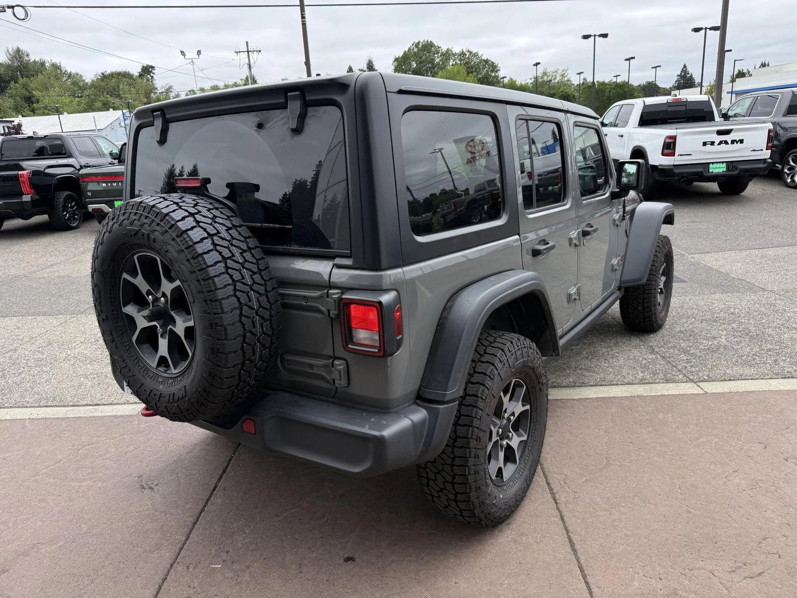 Used 2018 Sting-Gray Clearcoat Jeep Rubicon image 6