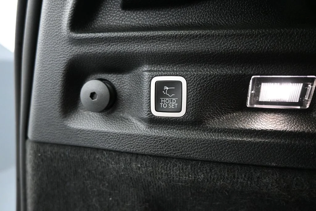 Used 2023 White Jeep Summit image 34