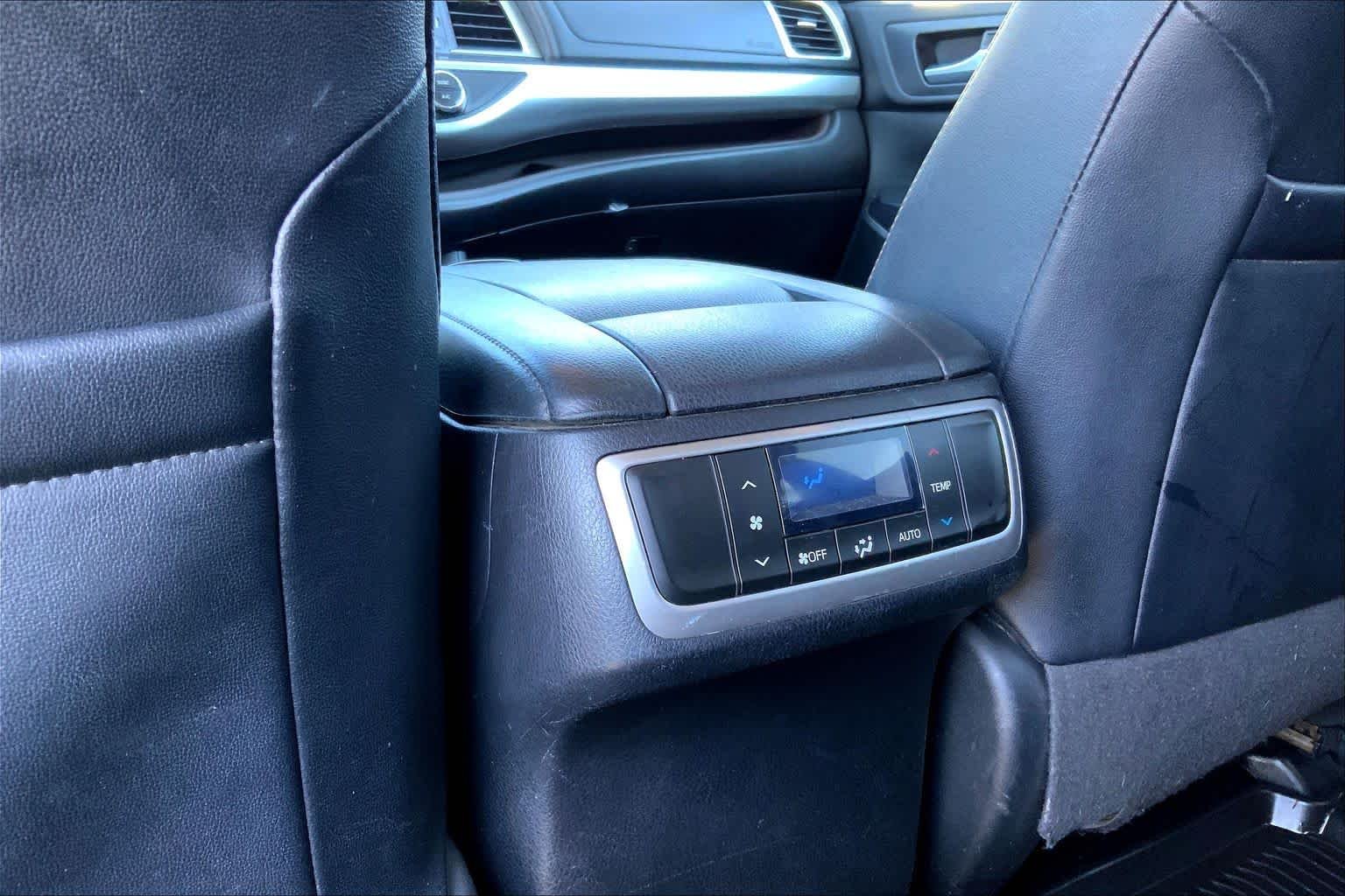 Used 2017 Shoreline Blue Pearl Toyota XLE image 35