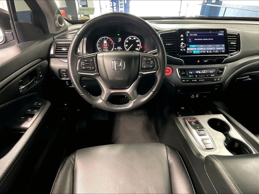 Used 2025 Black Honda RTL image 17