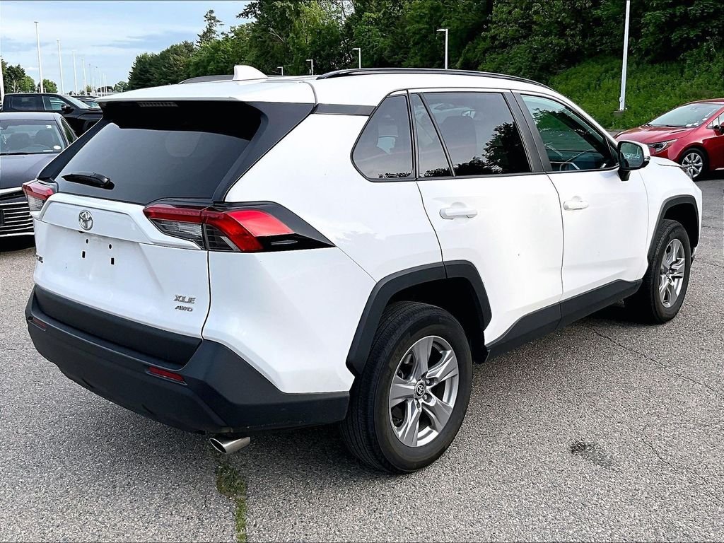 Used 2025 White Toyota XLE image 6