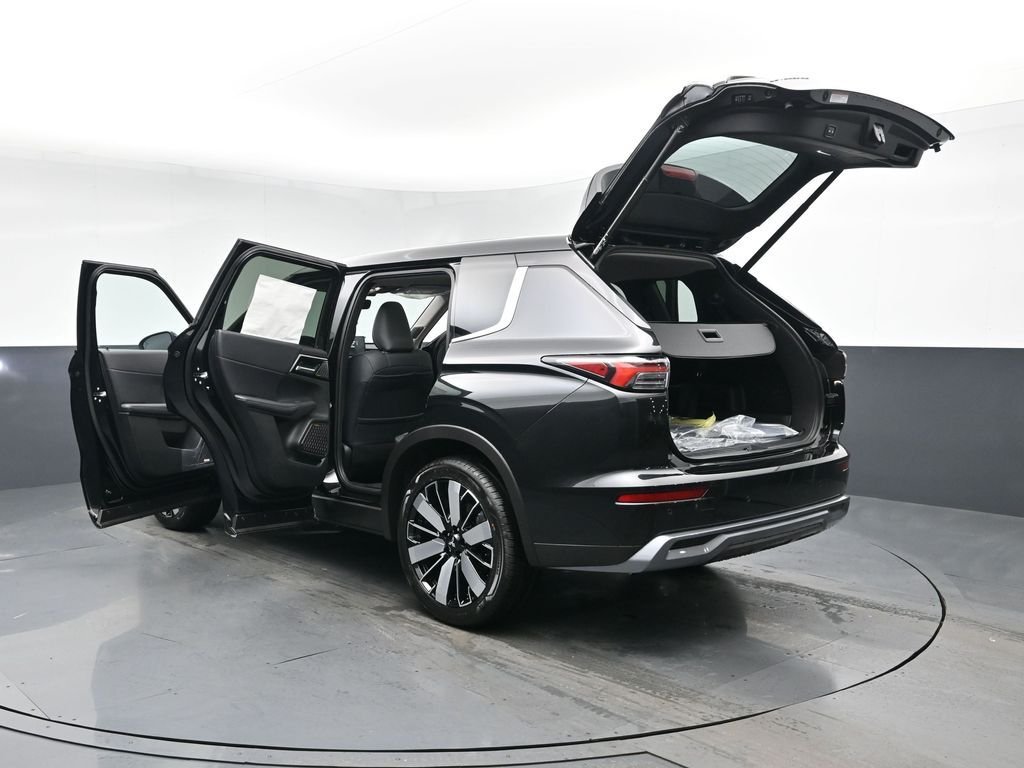 New 2026 Black Mitsubishi SE image 30