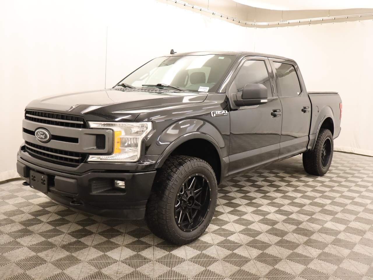 Used 2018 Shadow Black Ford XLT Crew Cab image 1