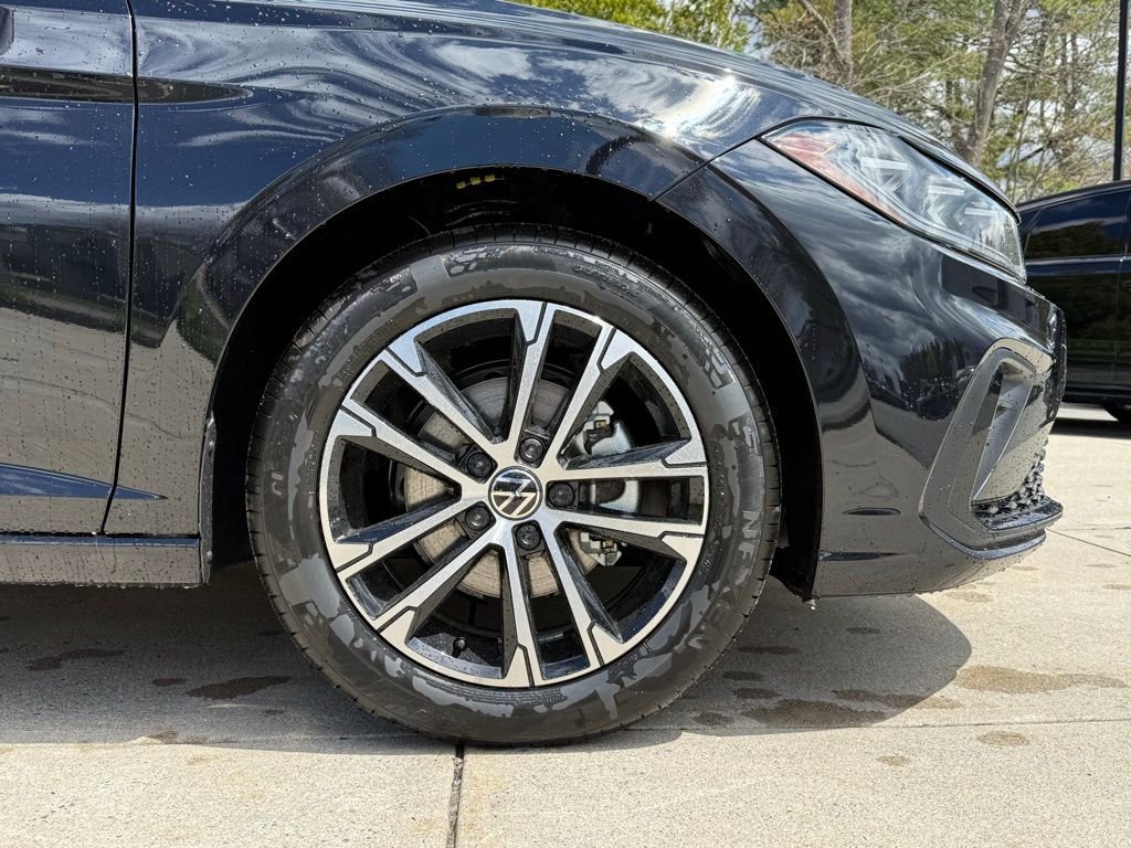 New 2026 Black Volkswagen 1.5T Sport image 8