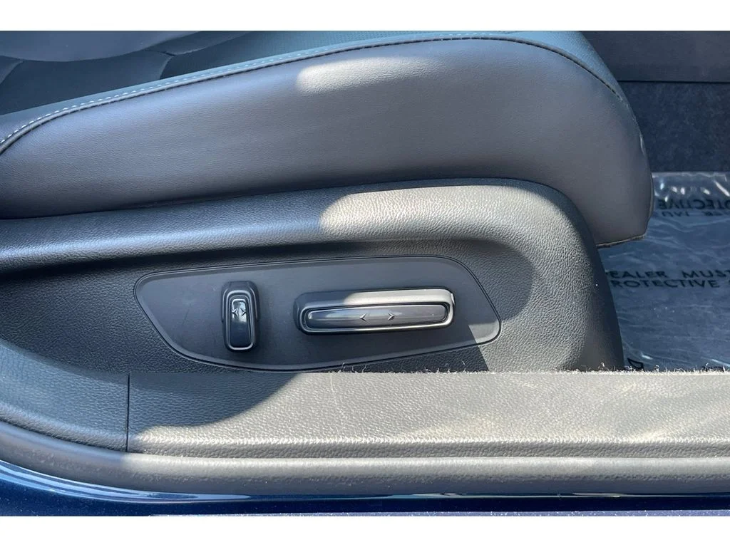 Used 2025 Canyon River Blue Metallic Honda EX-L image 22