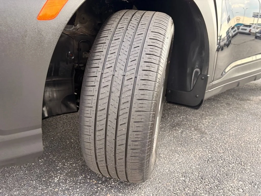 Used 2023 Abyss Black Per Hyundai SEL image 11